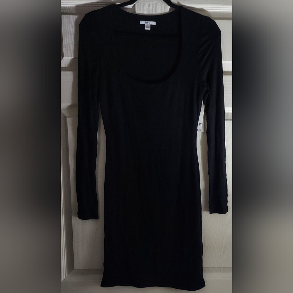 Bar III Essentials Black Long-Sleeve Scoop Neck Bodycon Dress. Size Large. D-414